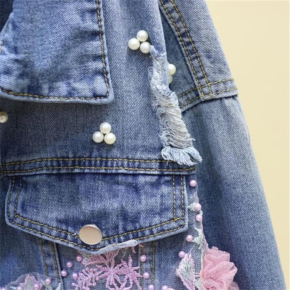 🎀NEW 🎀SALE..3D Women's Denim Embroidery Floral Pearl Ripped Jacket - Picture 4 of 7